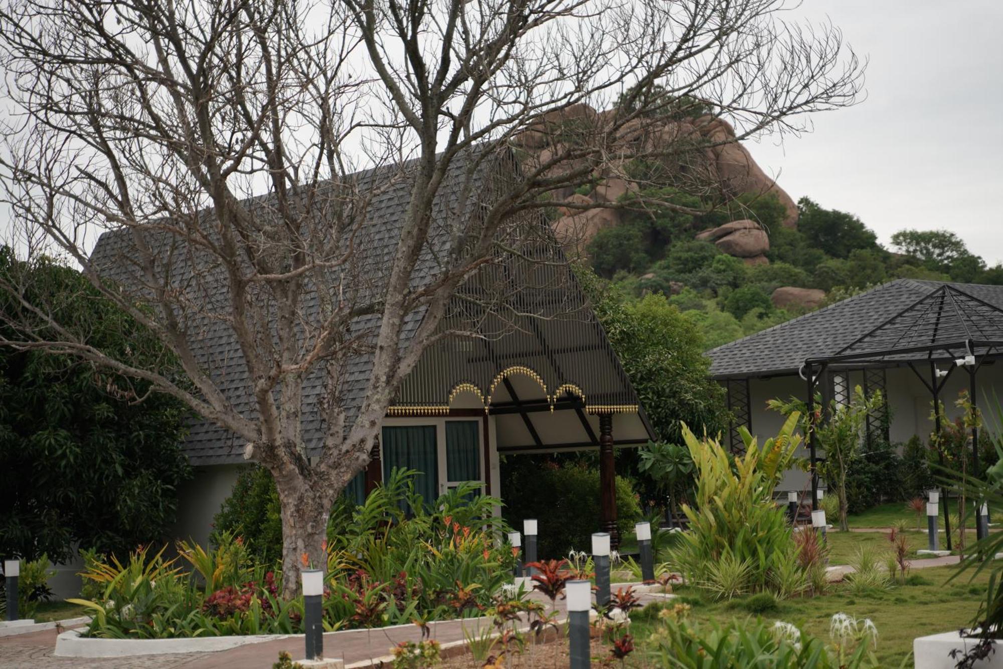 Q Mango Resort Rāmanagaram Exteriör bild